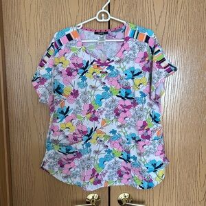 NWOT Heart-soul Floral Print Scrub Top, size XL